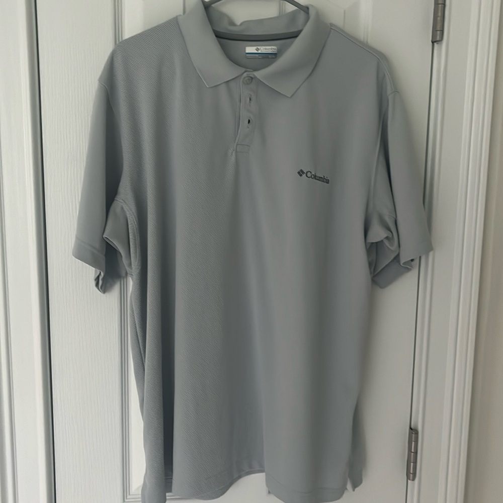 Men’s XL Columbia polo shirt. Hardly worn